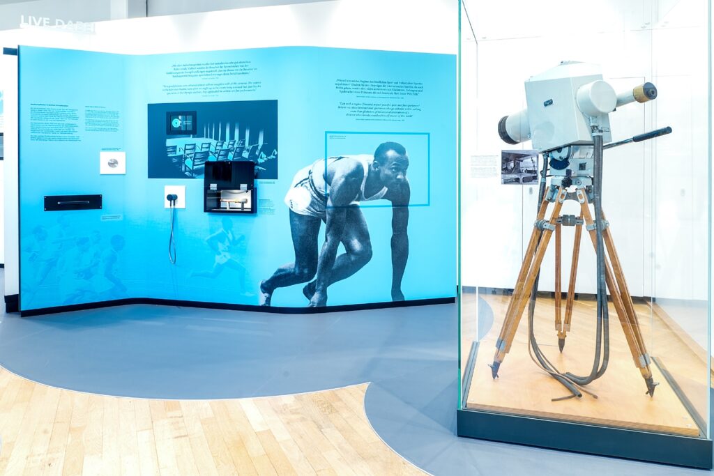 Kontrolle: Liveübertragung, Dauerausstellung, Museum für Kommunikation Frankfurt