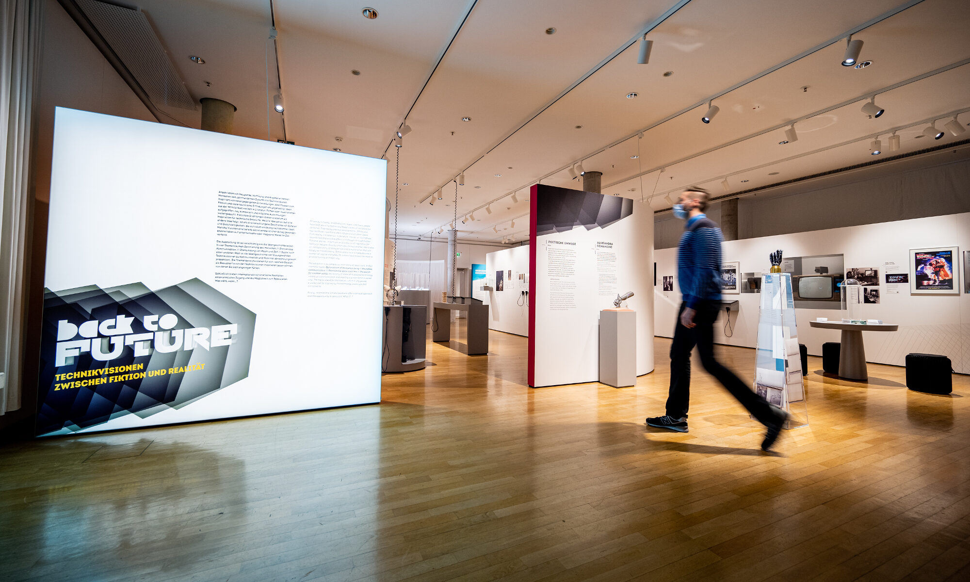 Intro der Ausstellung „Back to Future“, Museum für Kommunikation Frankfurt